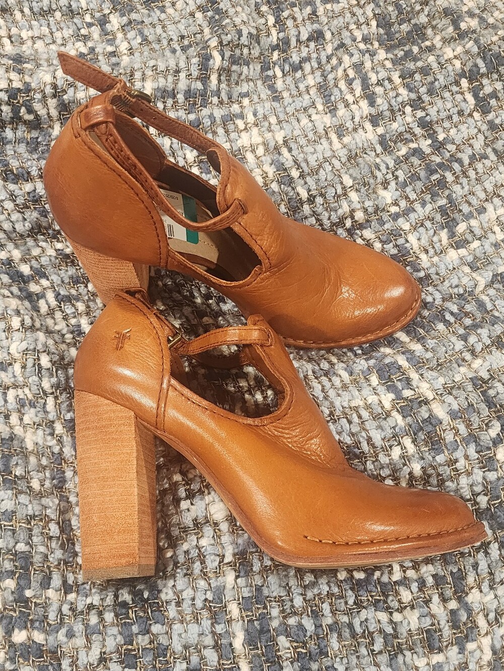 Frye Brand - Quality Brown Leather shoe. Sz 8.5